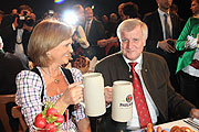 Ministerpräsident Horst Seehofer mit Frau Karin (Foto: Martin Schmitz)